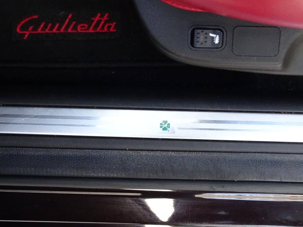 Alfa Romeo Giulietta 1.4 t distinctive leder | navi | 18"