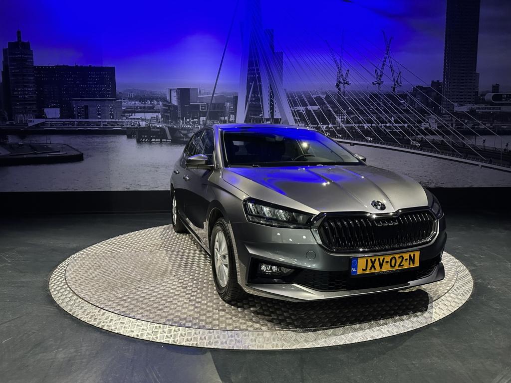 Skoda Fabia 1.0 tsi business edition *camera*pdc*winterpack*app*navi*