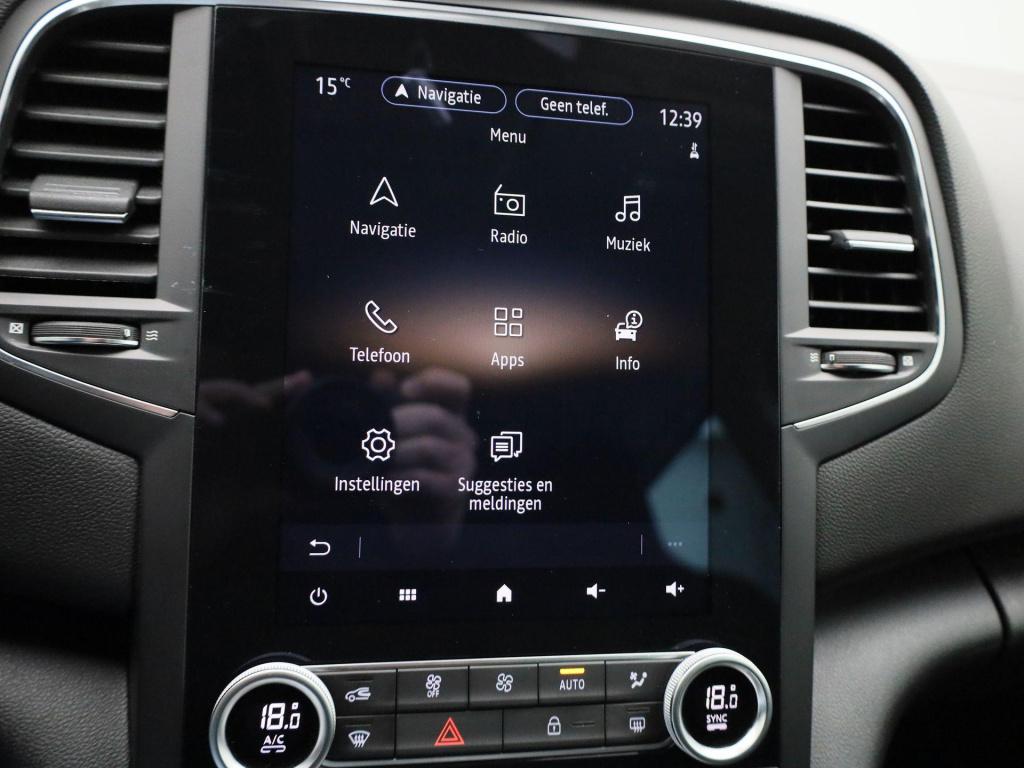 Renault Megane E-tech estate 1.6 plug-in hybrid 160 e-tech engineered | phe