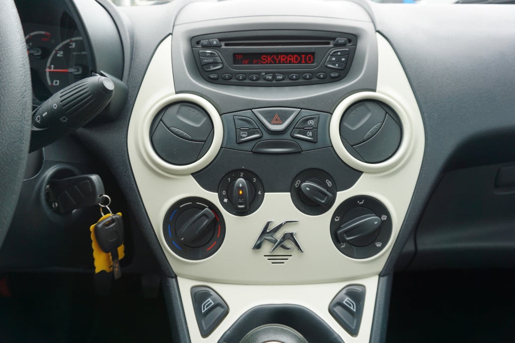 Ford KA 1.2 cool & sound start/stop airco / elektr. ramen / nap
