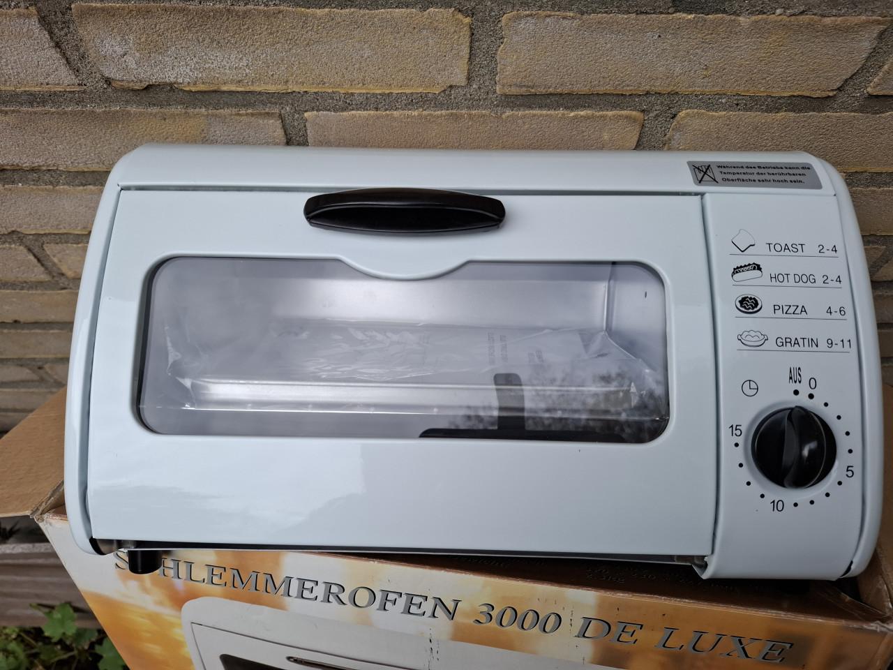 Compacte oven voor caravan of studentenkamer