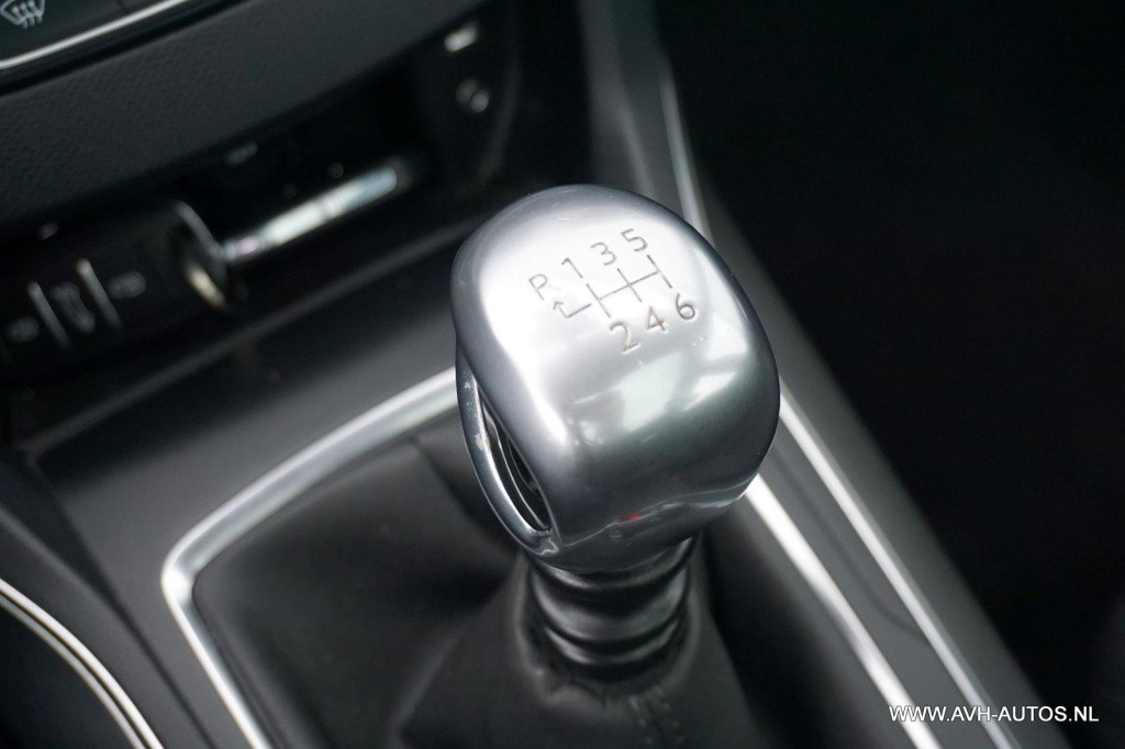 Peugeot 308 1.6 thp première