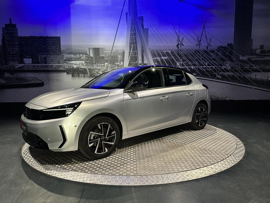 Opel Corsa 1.2 turbo gs *carplay*camera*led*