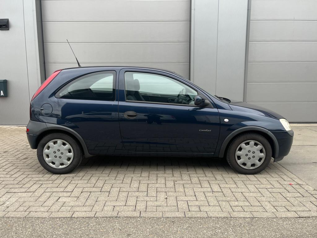 Opel Corsa 1.2-16v comfort met nieuwe apk (airco defect)