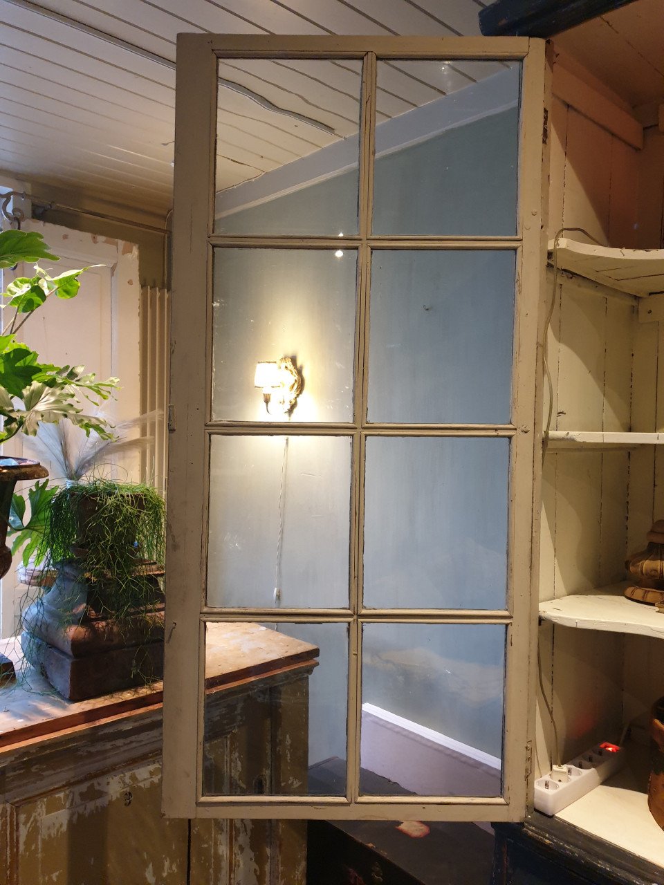 Prachtige brocante buffetkast met glazen deuren