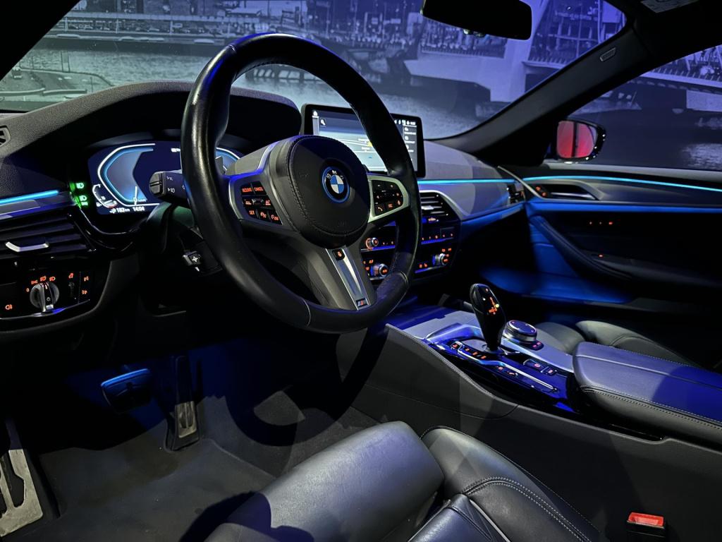 BMW 5 Serie 530e business edition plus *schuifdak*laser*hud*acc*