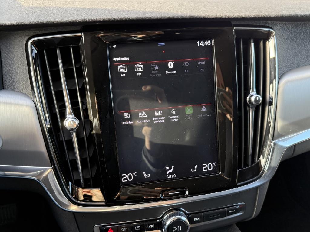 Volvo V90 t4 190pk momentum |adap.cruise| leder | trekhaak | stoel/stuurve