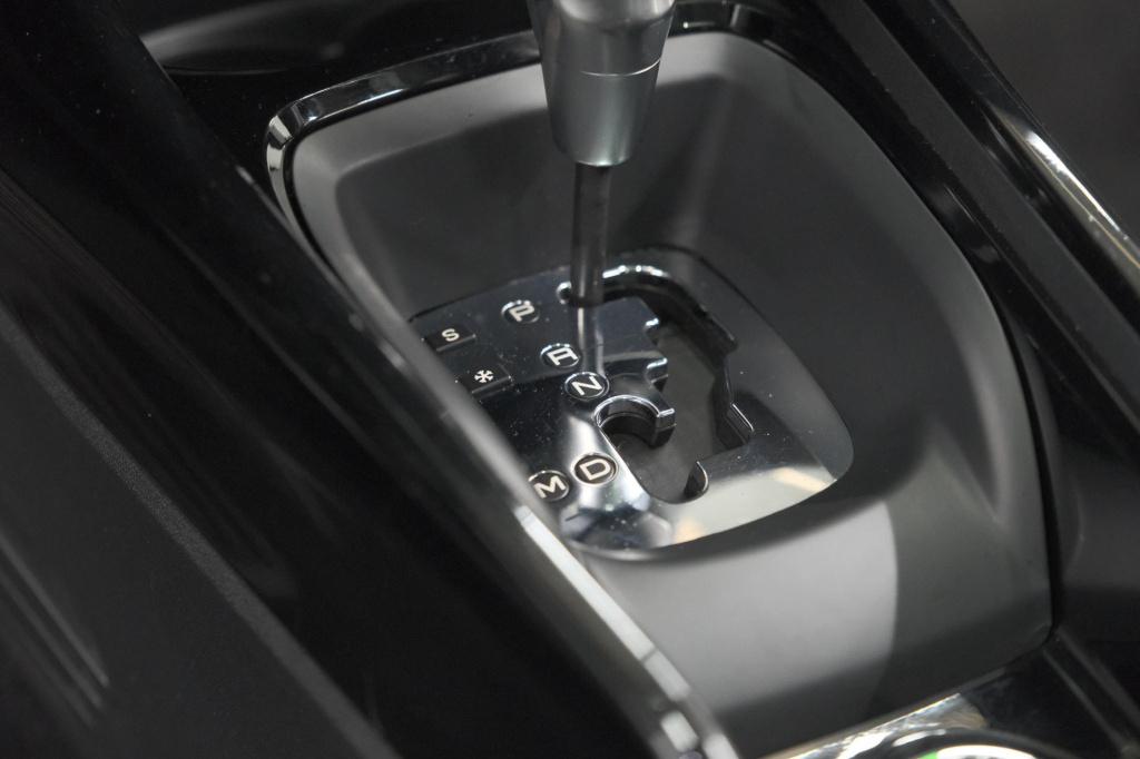 Peugeot 2008 puretech 110 eat6 gt | trekhaak | camera | panoramadak | apple