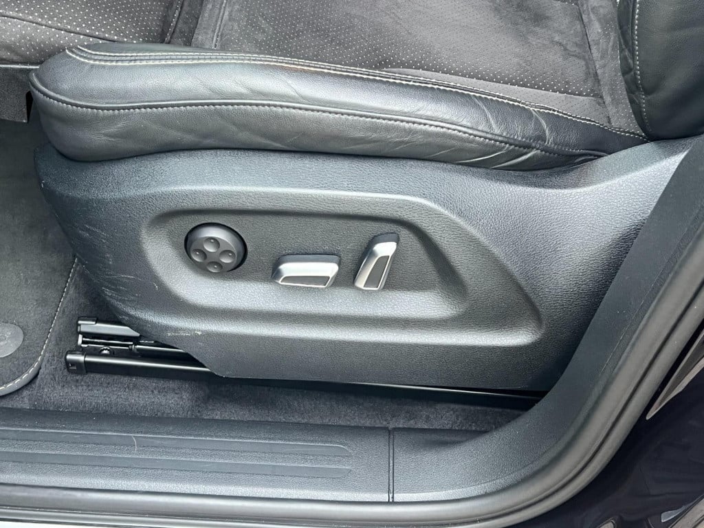 Audi Q5 2.0 tfsi quattro s edition, panoramadak, trekhaak enz...