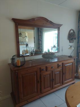 Grenenhouten spiegel + bijpassende dressoir