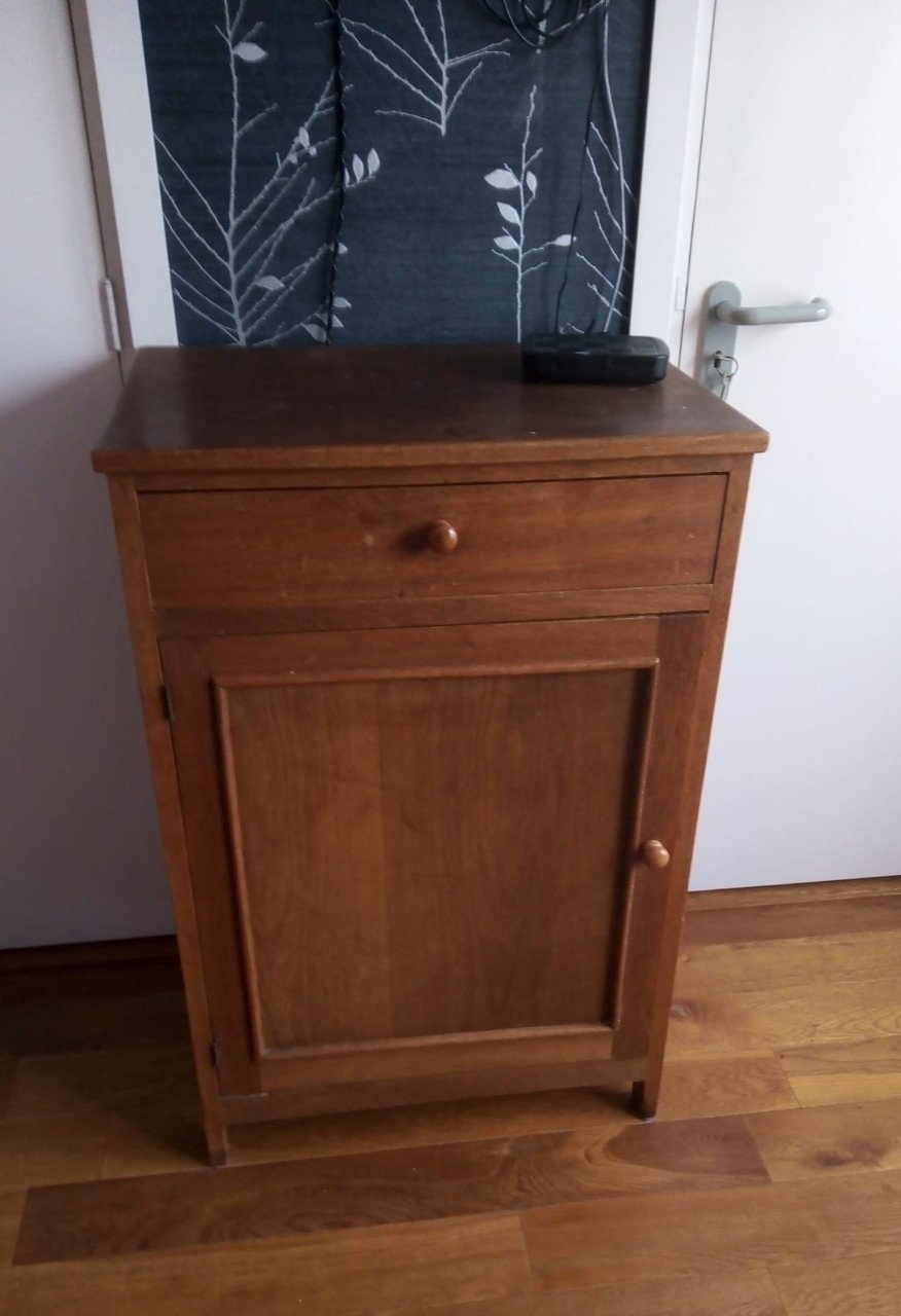 Leuk houten kastje €15,00