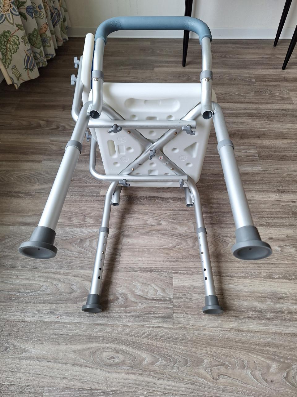 Verstelbare douchestoel