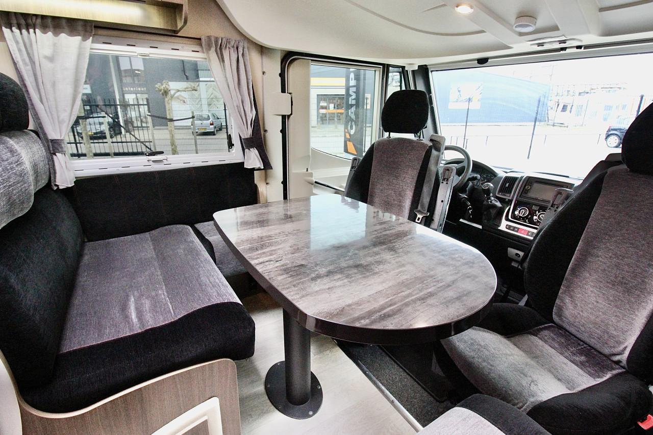 Challenger Sirius 2098(Queensbed+Hefbed, Als nieuw!!, Euro5)