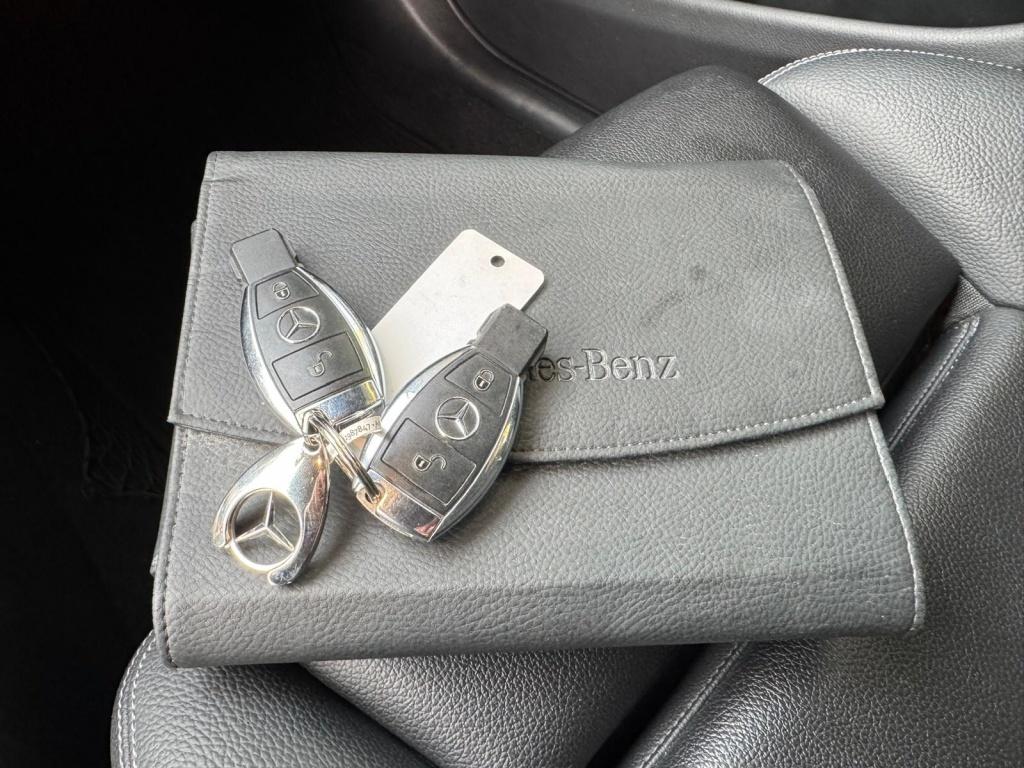 Mercedes-Benz B-Klasse 180 activity edition | leer | automaat |