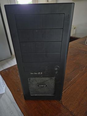 Complete PC met Samsung monitor – Linux Mint 18.3