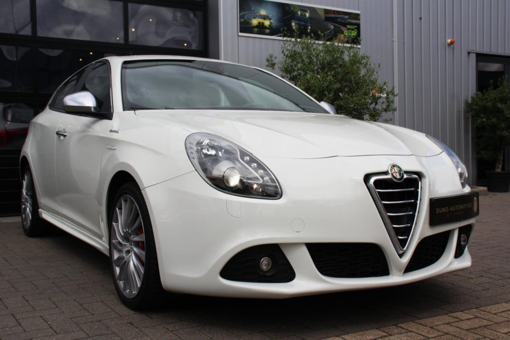 Alfa Romeo Giulietta 1.4 t turbo sportiva tct automaat - xenon - leder - st