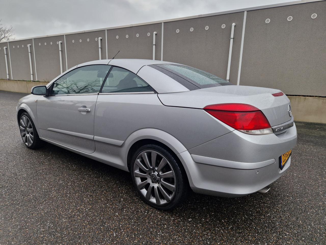 Opel Astra TwinTop 2.0 T Cosmo