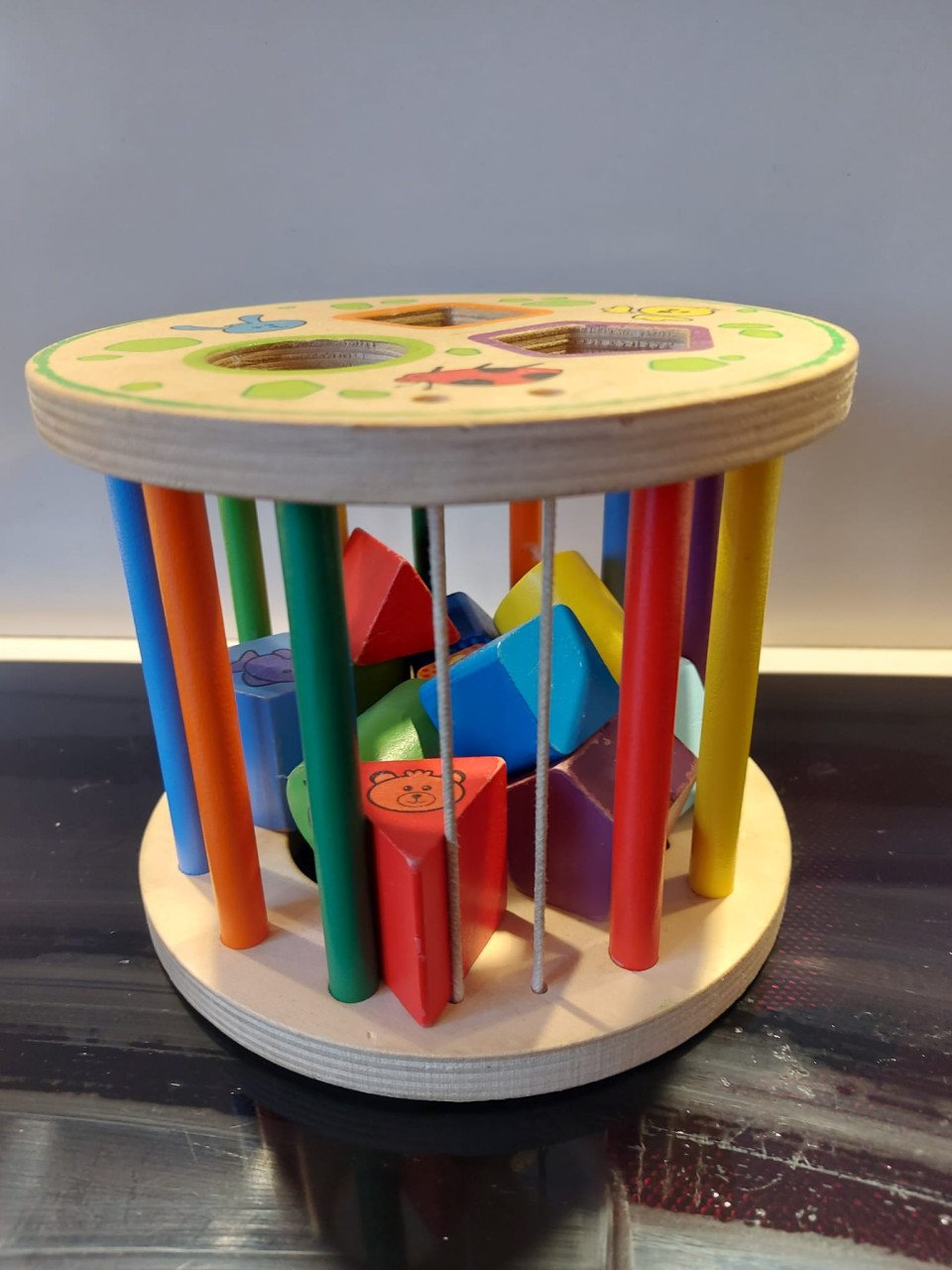 Kleurrijke houten vormenstoof