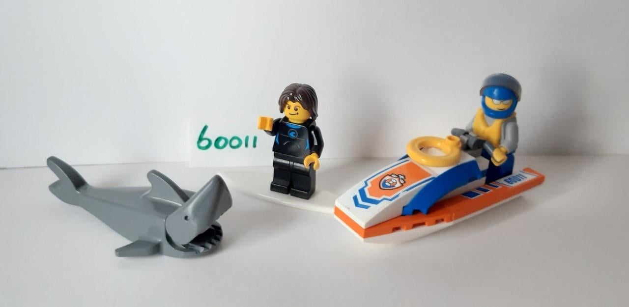 Lego 60011: surfer redding