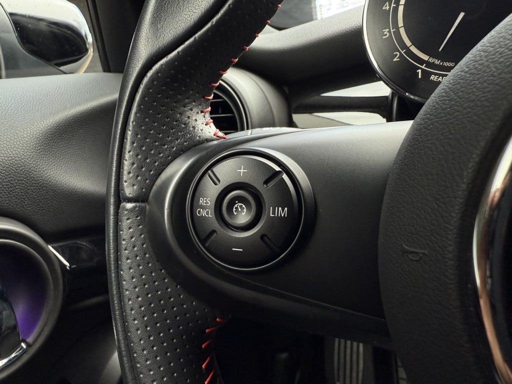 Mini Cooper mini 2.0 // serious business pack // nieuwstaat // 5 deurs /