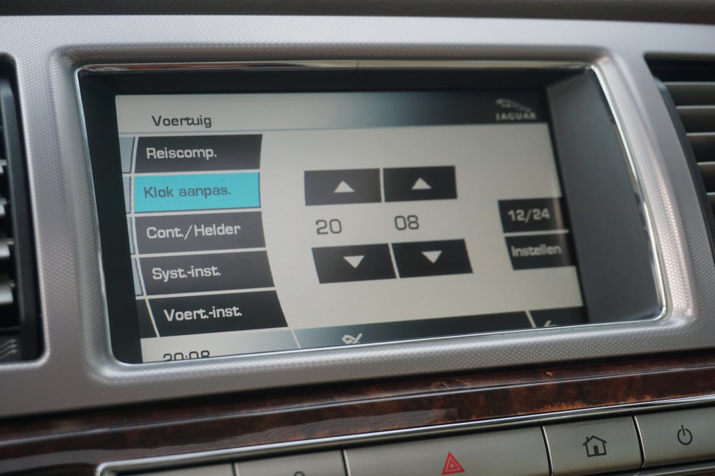 Jaguar XF 4.2 v8 premium luxury automaat - climate / navi / leder / pano / 