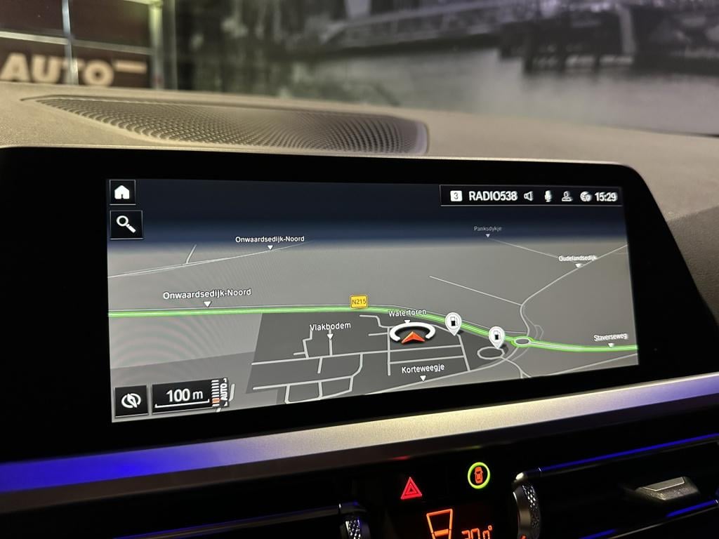 BMW 3-serie 320i high executive *facelift*memory*hud*camera*keyless