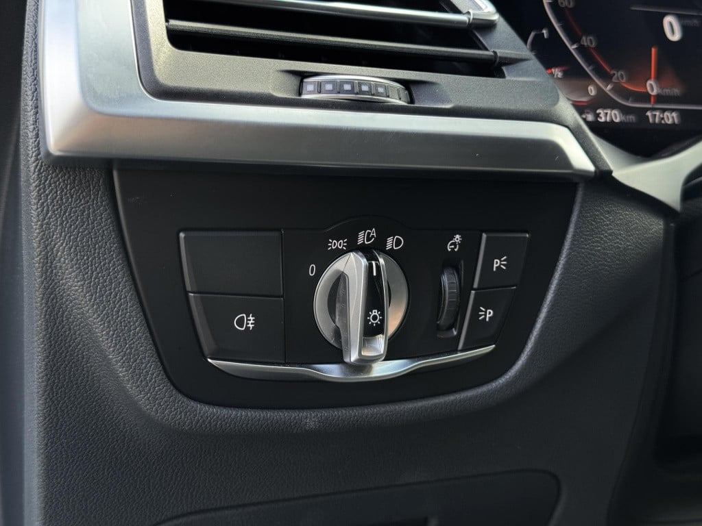 BMW X3 xdrive20i high executive m sport | trekhaak uitklapbaar | navigatie 