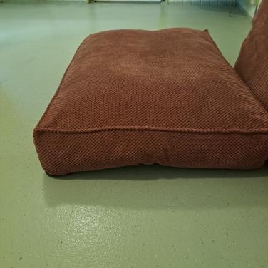 Hondenkussen oud roze kleur, mooi dik  en zacht kussen.