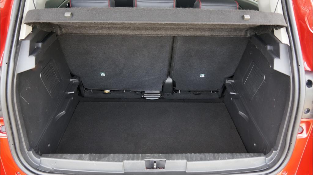 Renault Captur 1.2 tce helly hansen rijklaar incl garantie