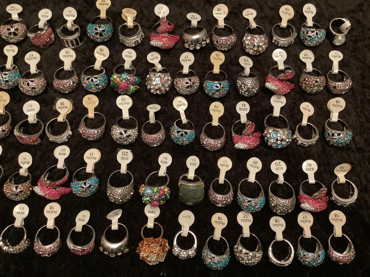 ***** partij nieuwe prachtige ringen *****. . (Partij 68)