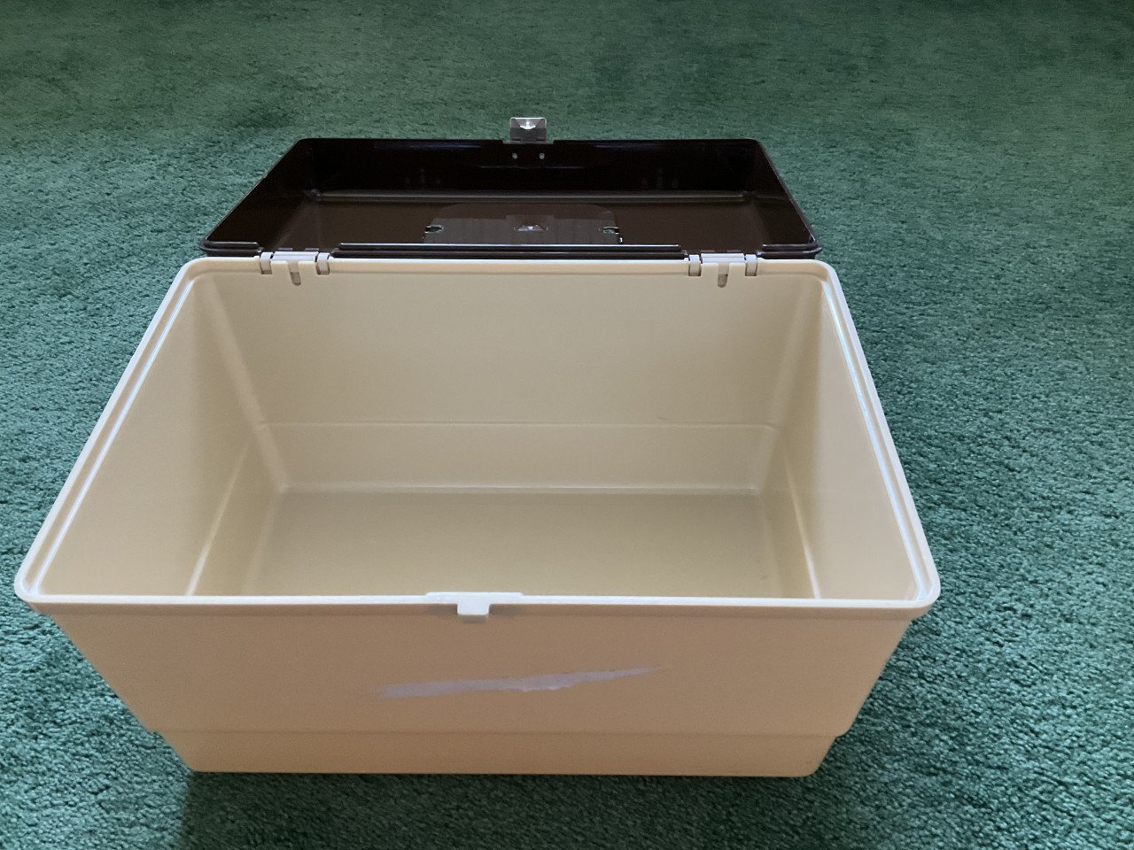 Naaibox met toebehoren