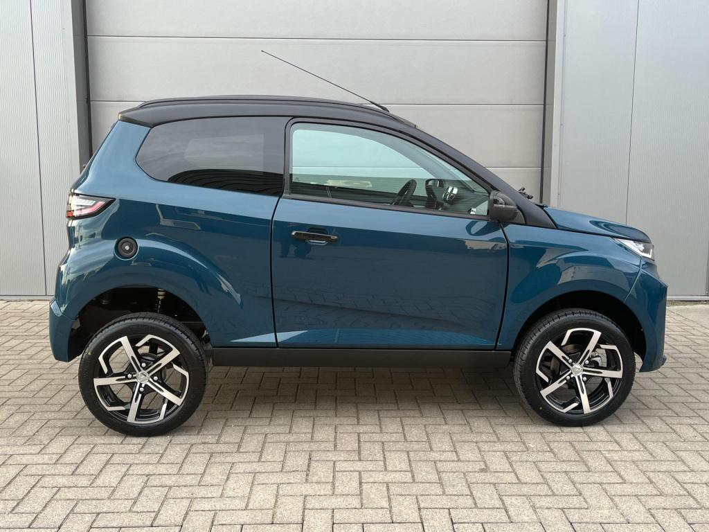 Aixam Crossover brommobiel suv met abs en reservewiel