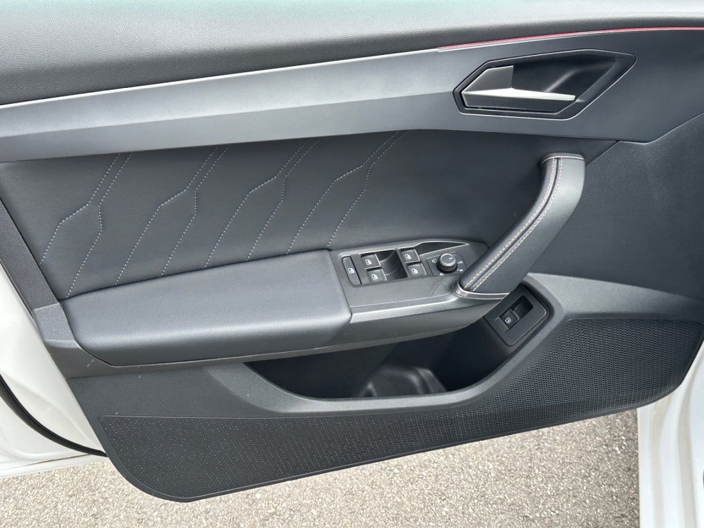 Cupra Leon Sportstourer 1.4 e-hybrid | led | 18 inch | extra getint glas | 