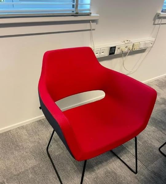 Vergadertafel en stoelen