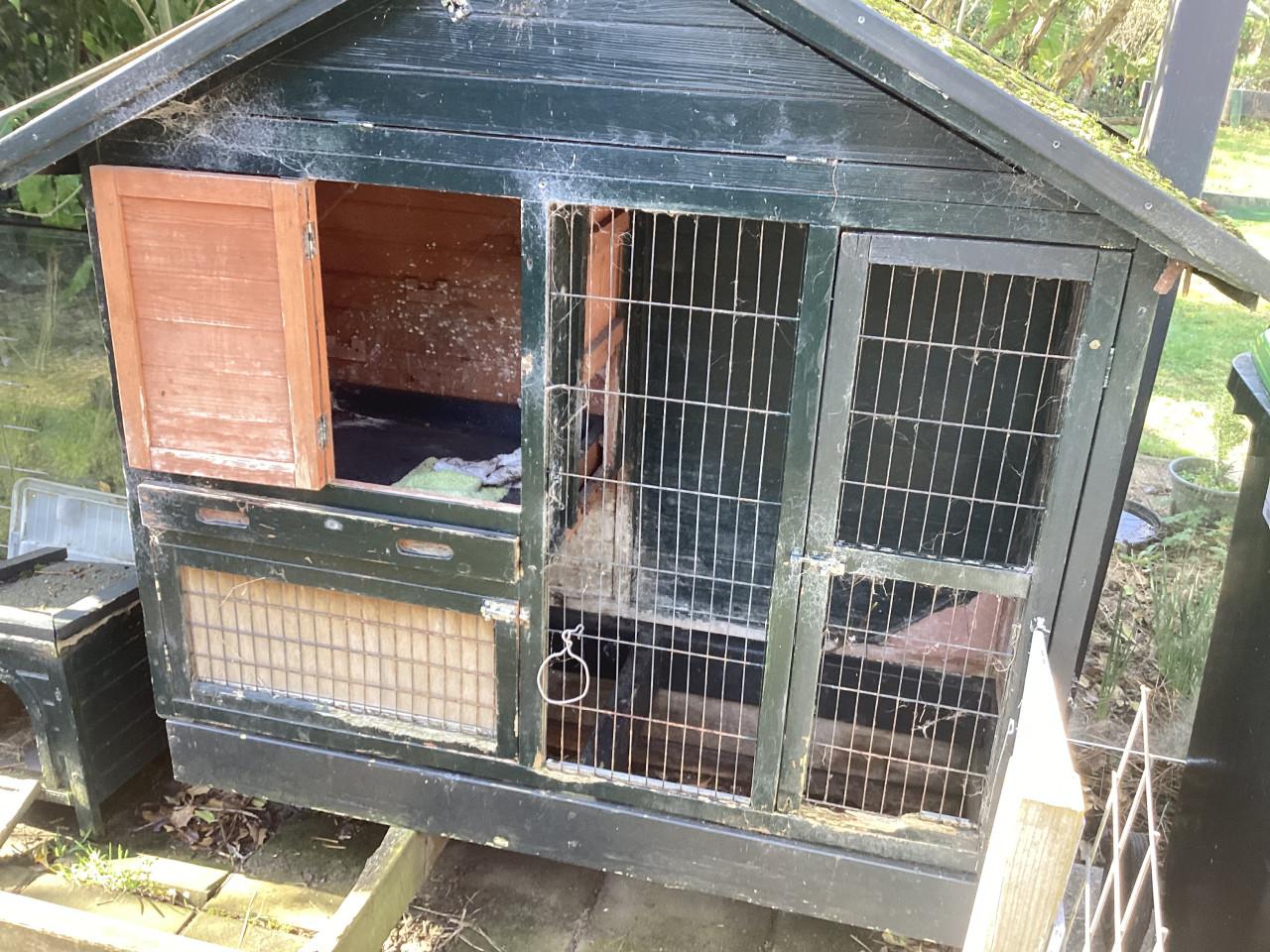 2 Konijnen/kippen hok