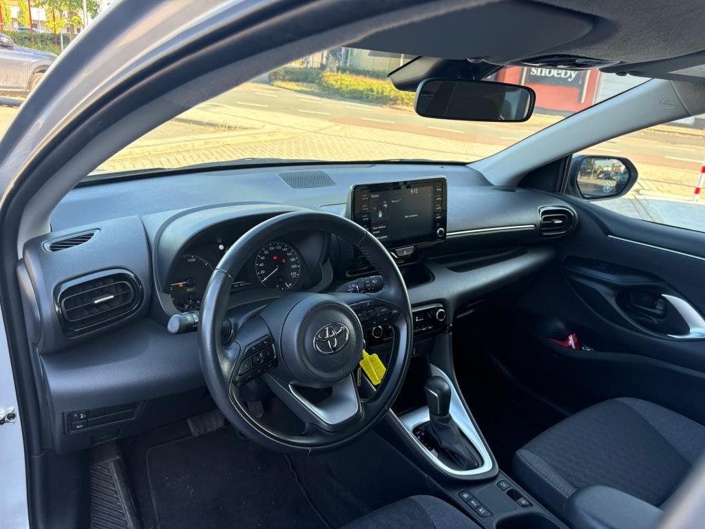 Toyota Yaris 1.5 hybrid 115 business
