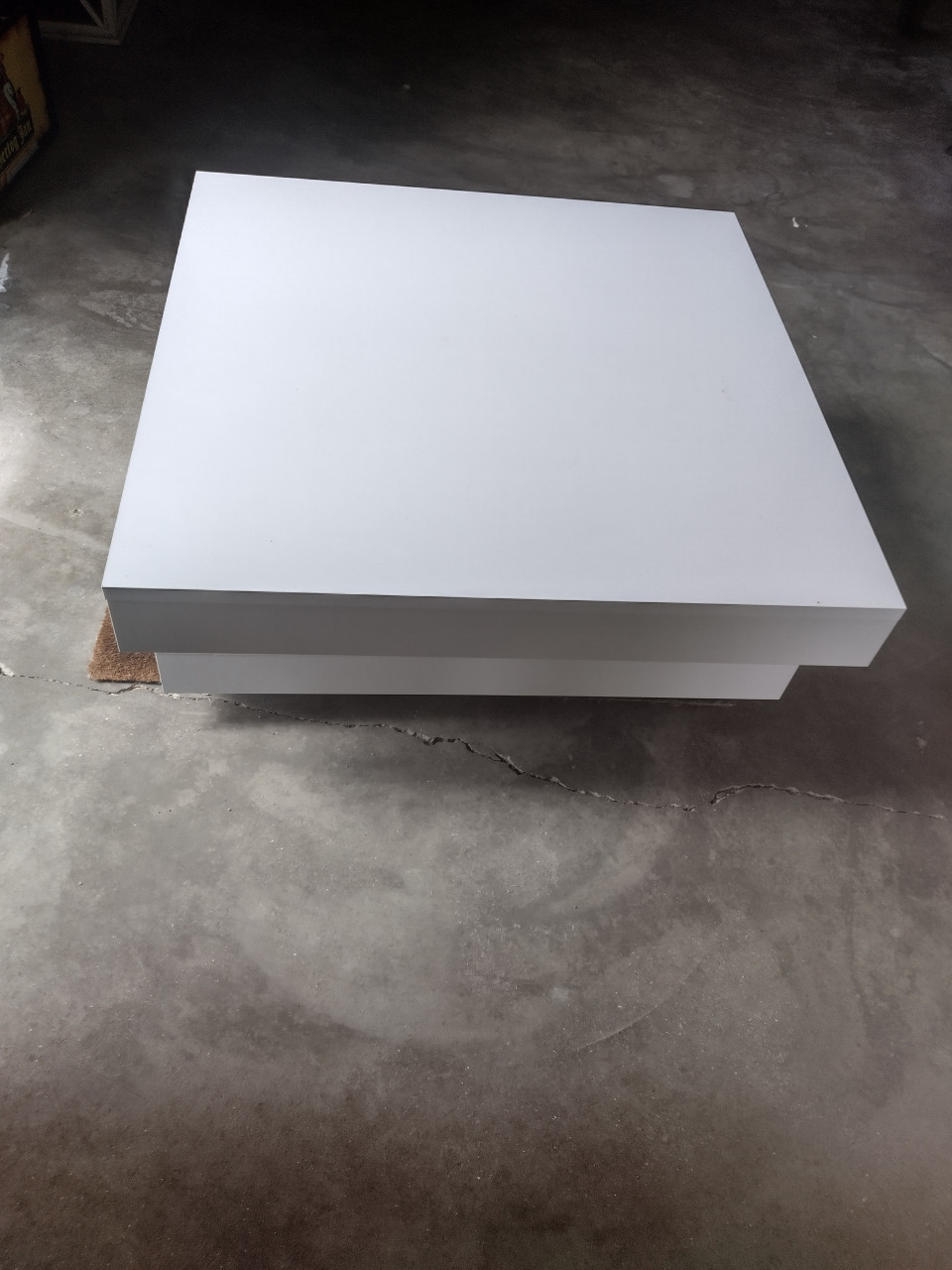 MOOIE WITTE SALONTAFEL