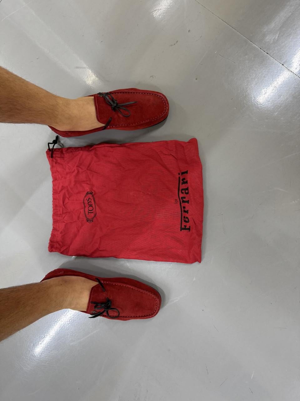Sportieve zomerschoenen. Unieke loafers €80  Rood
