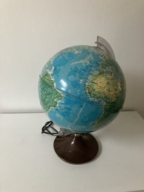 Wereldbol met verlichting