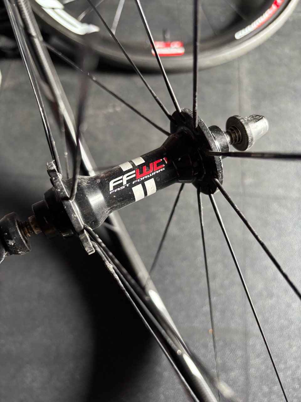 Racefietswielen carbon FFWD