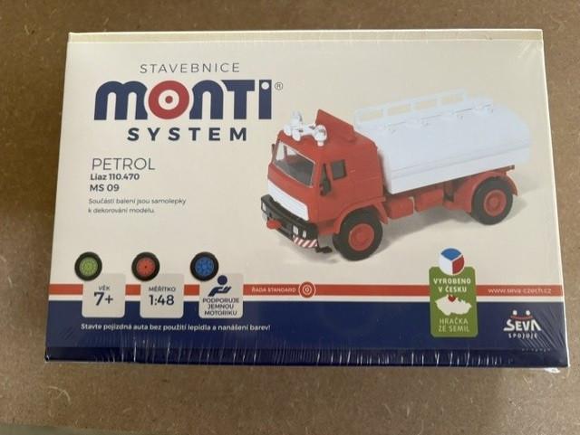 Monti System/ 3 bouwpakketten van vrachtwagens in 1/48 schaal