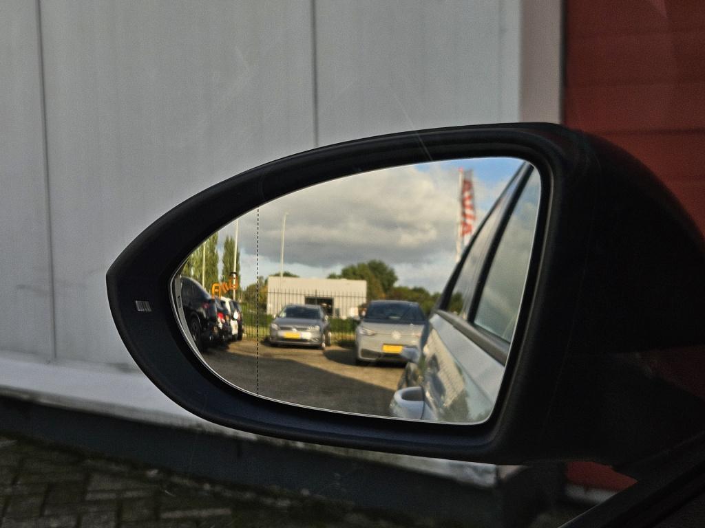 Volkswagen Golf 2.0 tsi gti tcr | akrapovic | pano | acc | rijklaar inclusi
