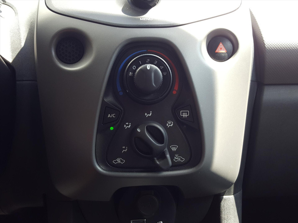 Peugeot 108 1.0 e-vti 72pk 5d active airco | bt bellen & muziek streaming |