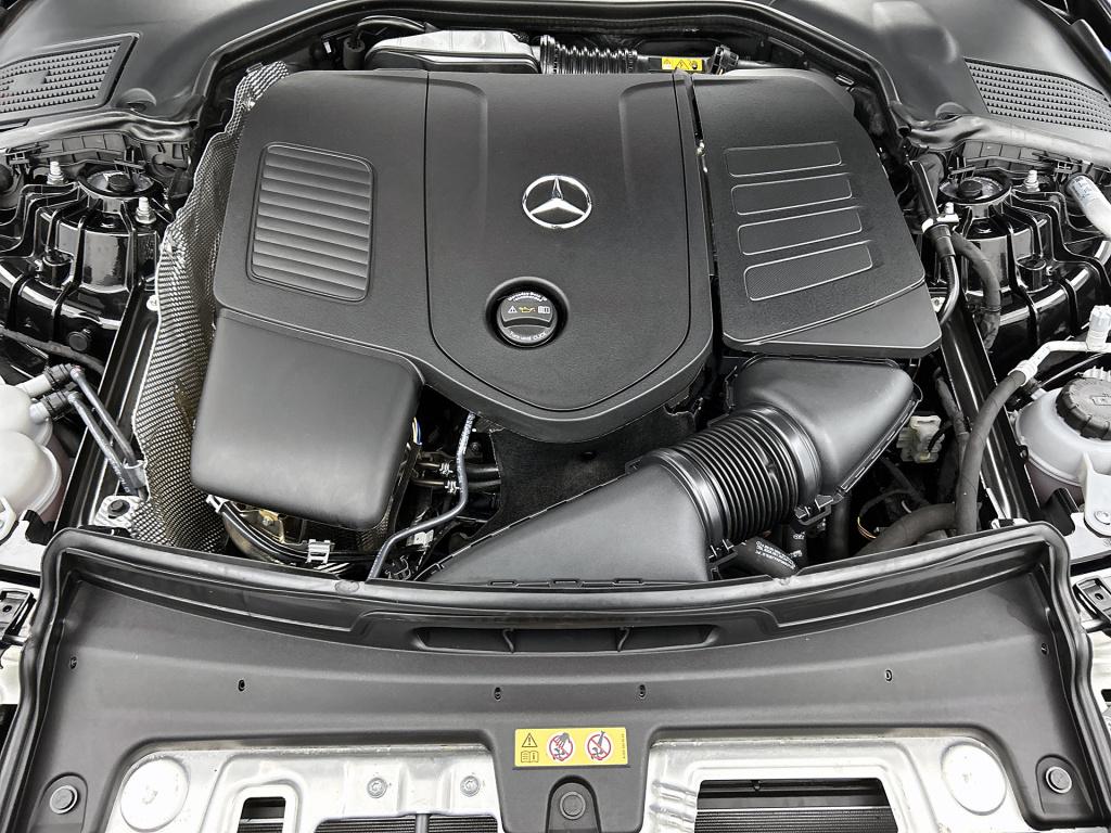 Mercedes-Benz C-Klasse 300 e amg line | 360° camera | trekhaak | sfeerverli