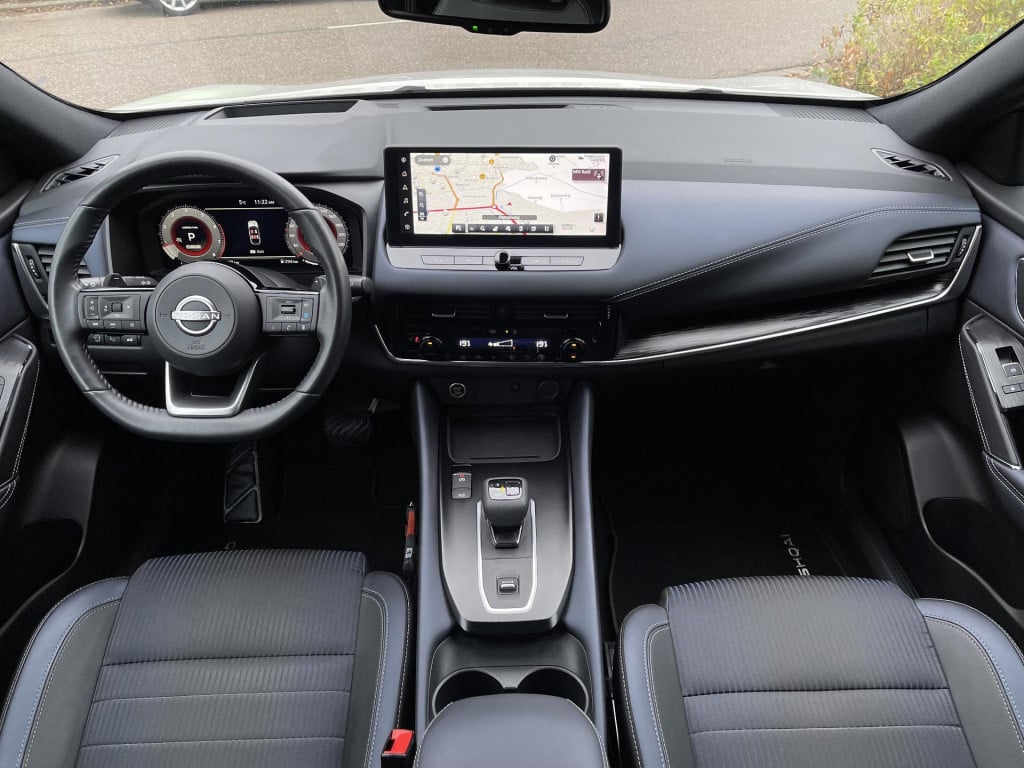 Nissan Qashqai 1.3 mhev xtronic tekna cold pack | two-tone lakkleur | stuur