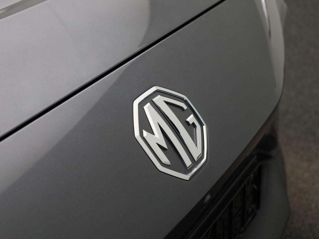MG Mg4 64 kwh luxury | automaat | navigatie | climate control | apple carpl