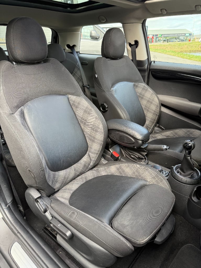 Mini Cooper 1.5 - chili - pano