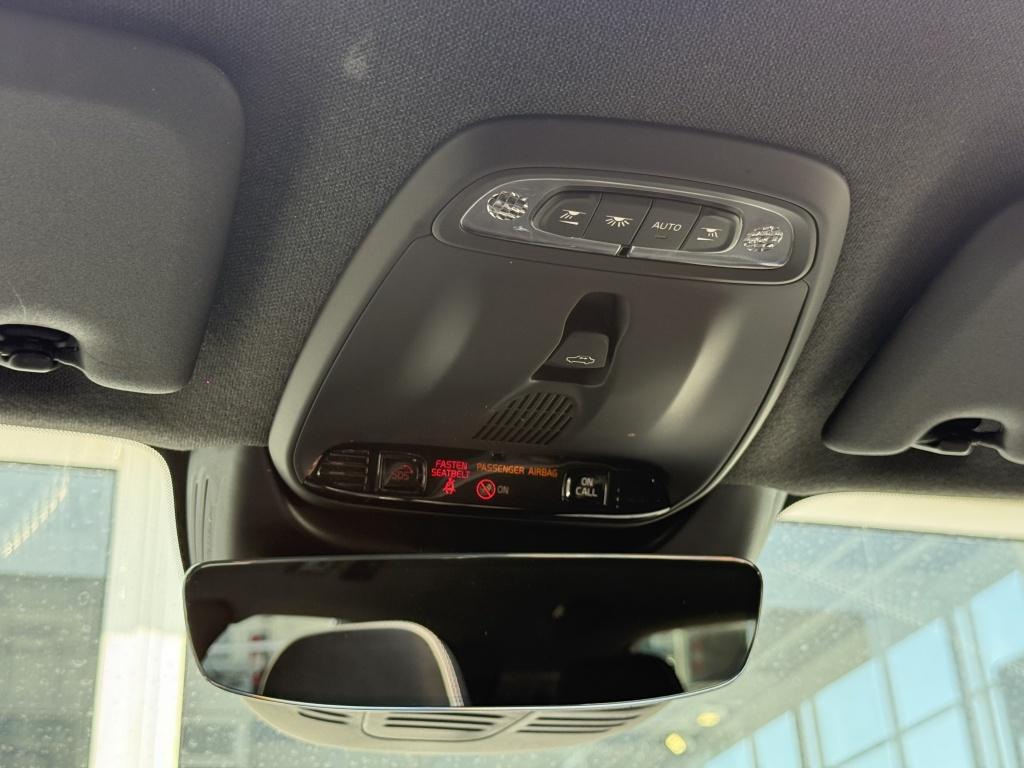 Volvo XC40 t5 262pk recharge ultimate dark |leder+ memory| camera| h&k soun