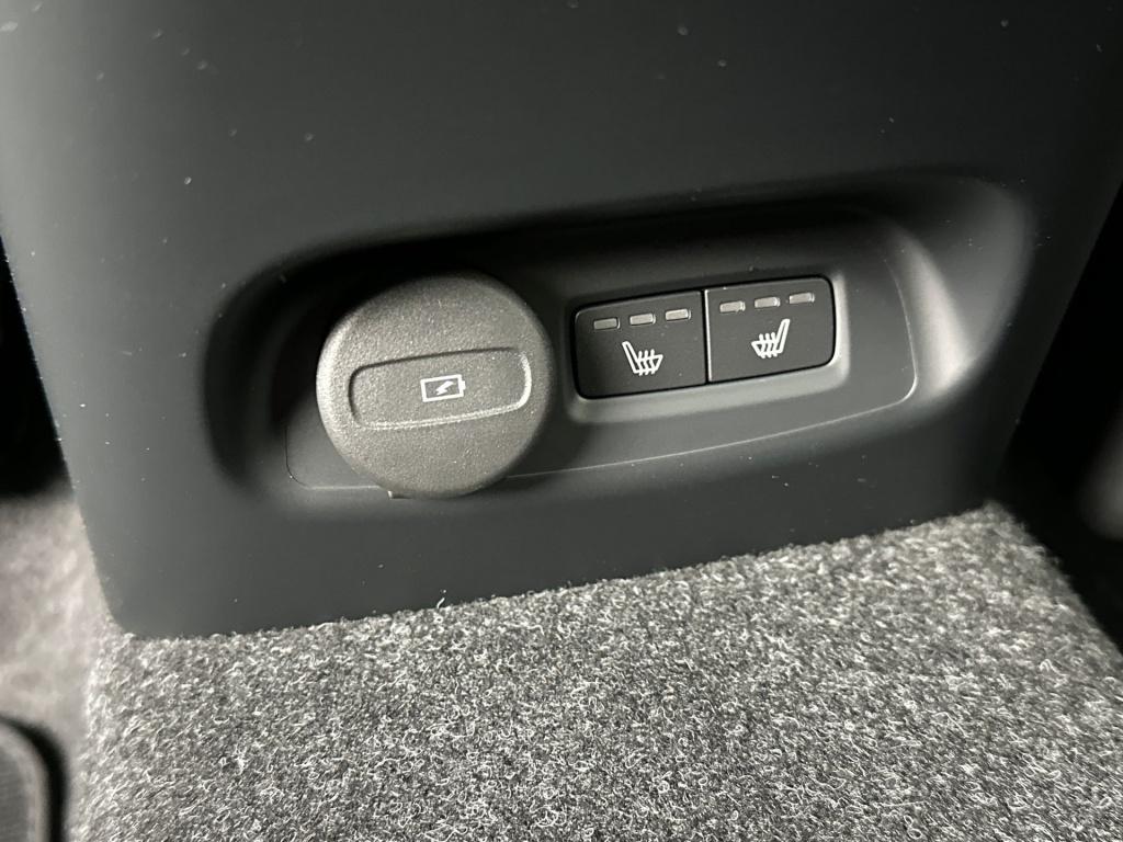 Volvo Ec40 extended range ultra black edition 82kwh/252pk| full options!