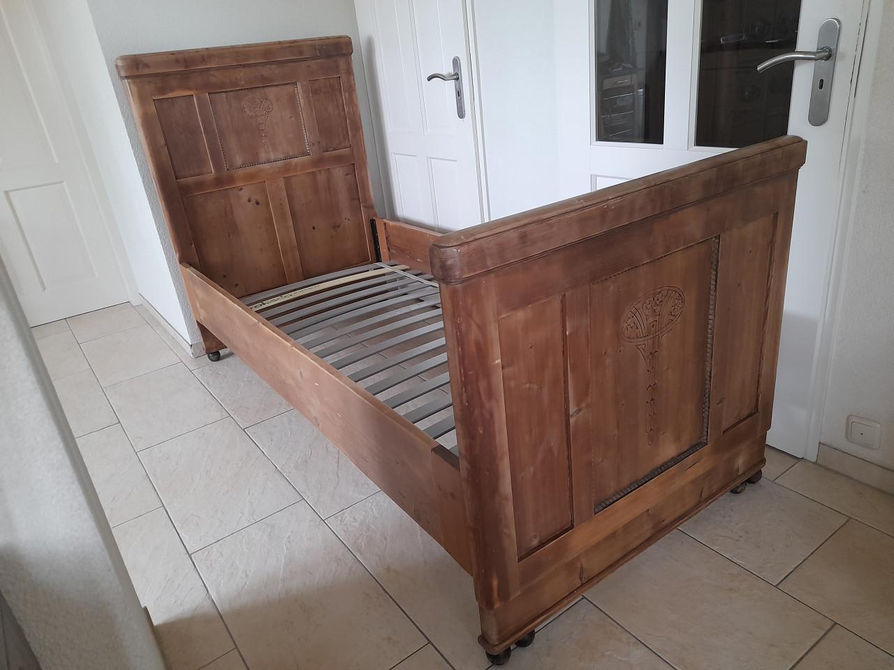 Antiek bed 90 x 200 (in goede staat)
